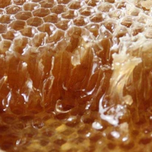 蜂巢蜜怎么保存时间长？