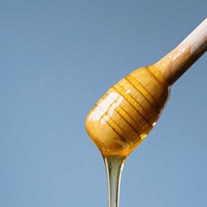 蜂蜜可以洗脸吗？用对了好处不用多说，用错了反而引发肌肤问题！