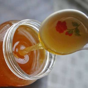 枸杞蜂蜜的作用与功效有哪些？不但能增强体质，还能补肾壮阳！