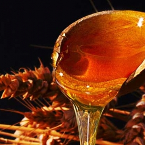 蜂蜜应该怎么喝才好？空腹喝对胃肠不利，过量喝又极易引起肥胖！