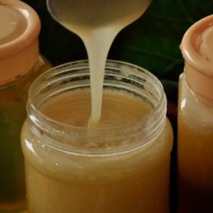 白茯苓蜂蜜面膜的功效及简单做法
